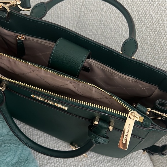 Green Michael Kors purse - Picture 7 of 7